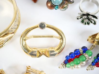 Costume jewelry set including: 
- Christian...