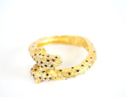 In the CARTIER taste. 
Articulated bracelet...