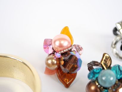 Costume jewelry set including: 
- Christian...