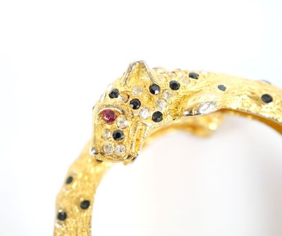 In the CARTIER taste. 
Articulated bracelet...