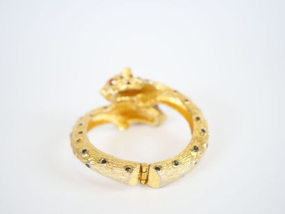 In the CARTIER taste. 
Articulated bracelet...