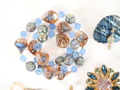 Costume jewelry set including: four necklaces,...