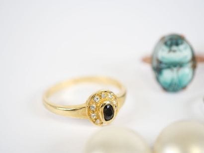 Costume jewelry set including: two pairs...
