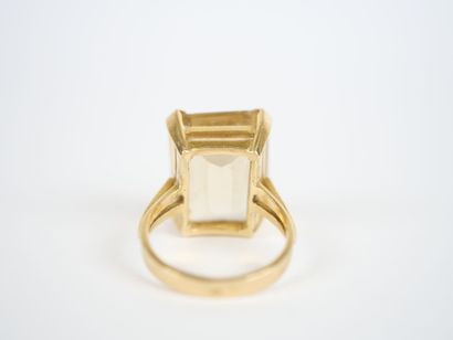 Important 18K yellow gold ring set with an...