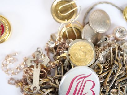 Set of costume jewelry in metal or gilded...