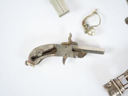 Silver or silver-plated metal jewelry or...