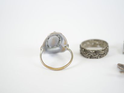 Set of silver or silver-plated metal jewelry...