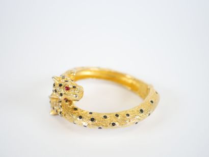 In the CARTIER taste. 
Articulated bracelet...