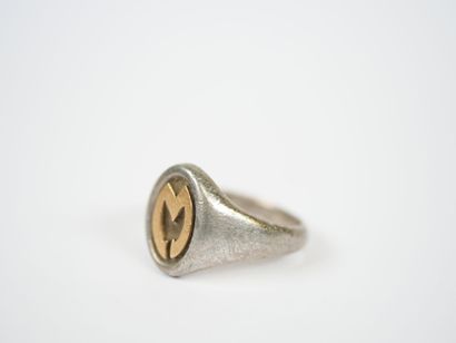 Chevalière in silver with applied numeral...