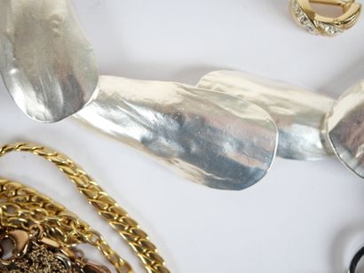 Set of costume jewelry including bracelets,...