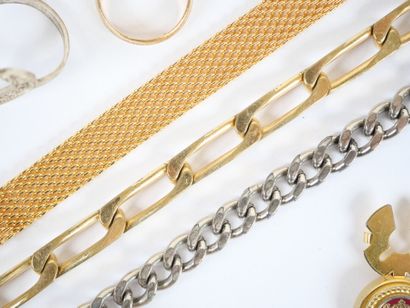 Set of costume jewelry in metal or gilded...
