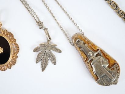 Costume jewelry set including: mounted agate...