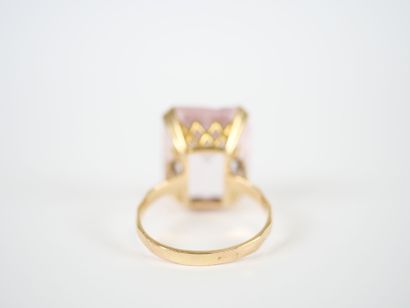 18K yellow gold ring set with a probable...