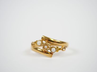 18K yellow gold ring decorated with stars...