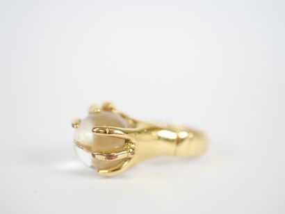 Set of two fancy rings including : 
- a silver...
