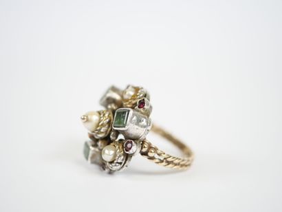 Silver and silver-gilt trembler ring decorated...