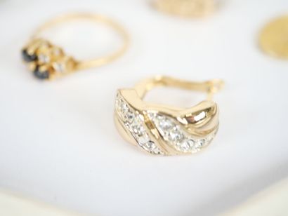 Set of costume jewelry including bracelets,...
