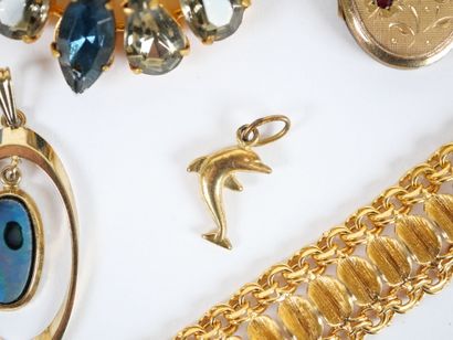 Costume jewelry set including: four necklaces,...