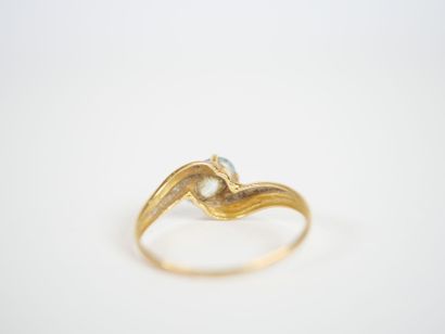 18K yellow gold ring with foliate scrolls...