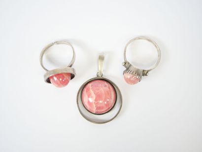 Silver and rose quartz set including a pendant...