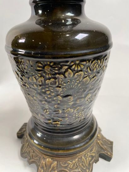LONGWY, XIXe.
Paire de lampes à décor en...