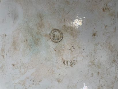 LONGWY, XIXe
Nécessaire de fumeur à décor...