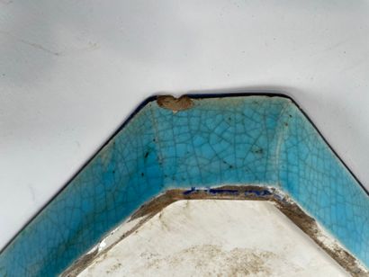 LONGWY, XIXe
Nécessaire de fumeur à décor...