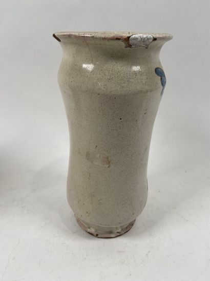 ESPAGNE, XVIIIe.
Albarello en faïence polychrome...