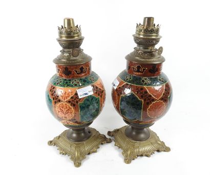 BORDEAUX, Jules VIEILLARD.
Paire de lampes...