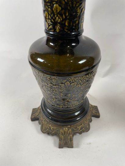 LONGWY, XIXe.
Paire de lampes à décor en...