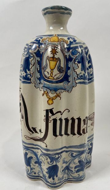 ITALIE, PAVIE, fin du XVIIe.
Rare bouteille...