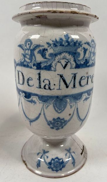 BORDEAUX, XVIIIe.
Pot canon en faïence à...