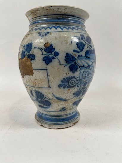 ITALIE, LIGURIE, début XVIIIe.
Pot en faïence...