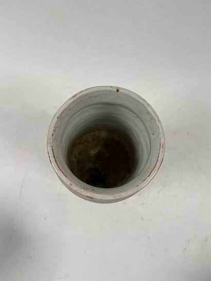 BORDEAUX, XVIIIe.
Lot de deux pots canons...