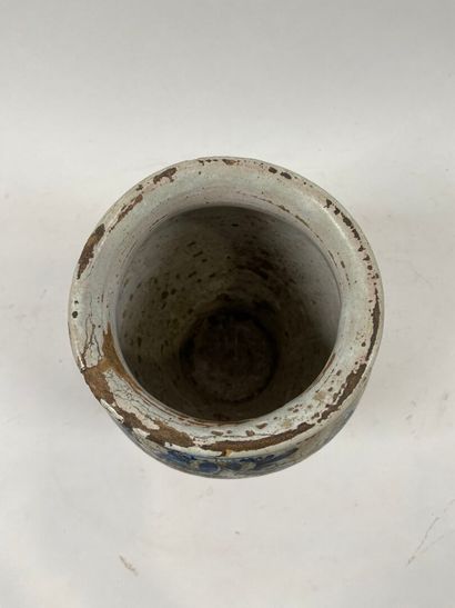 ITALIE, LIGURIE, début XVIIIe.
Pot en faïence...