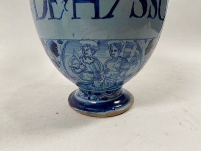 ITALIE, LES MARCHES, XVIIe.
Chevrette à décor...