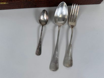 Partie de ménagère en métal argenté, modèle...