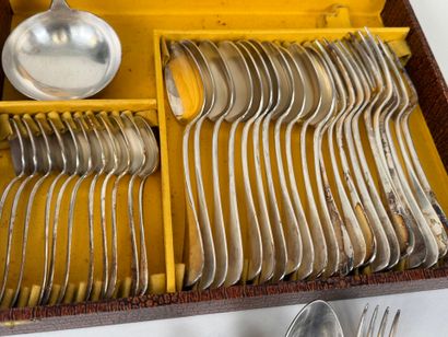 Partie de ménagère en métal argenté, modèle...