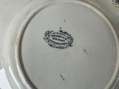 CREIL et MONTEREAU.
Série de quatre assiettes...