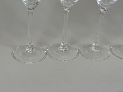 Set of 6 crystal glasses.
H. 21.5 cm.