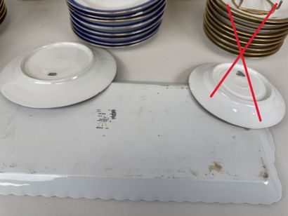 Partie de service à dessert en porcelaine...
