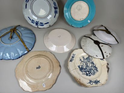 Earthenware and porcelain lot including:
-...