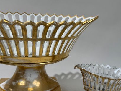 Paris porcelain, 19th century.
Large openwork...