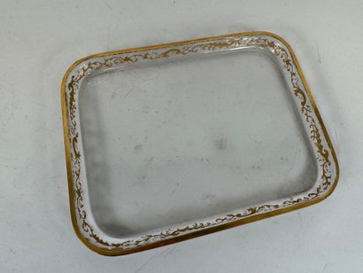 Plateau rectangulaire en verre, la bordure...
