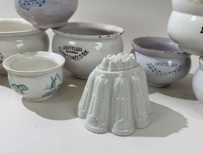 Eight white and polychrome earthenware compotiers.
14...