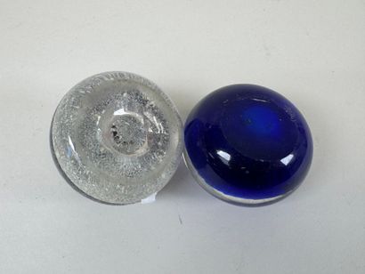 Deux boules presse-papiers ou sulfure en...
