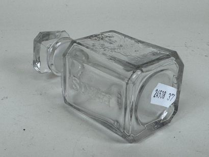 GUERLIN, Paris.
Small bottle in molded glass.
H....