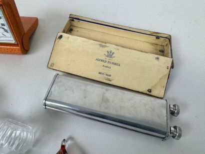 Lot comprenant :
- Alfred DUNHILL à Paris.
DISTAMETRE...