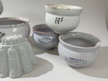 Eight white and polychrome earthenware compotiers.
14...
