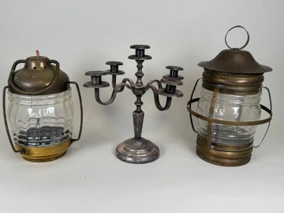 Lot including :
- a silver-plated candlestick...
